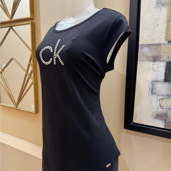 Calvin Klein Women's Short Sleeve Top with Pearls Logo. New with tags - Picture 2 of 8